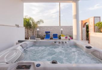 Luna Rossa Salento - Casa Blu has Balcony rooms