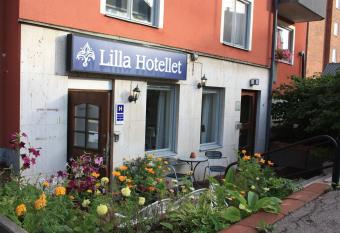 Lilla Hotellet allows 18 year olds to book a room