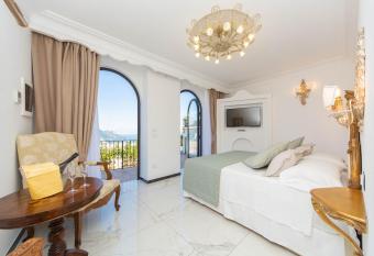 Villa Amore has Balcony rooms