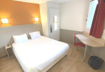 Premi  re Classe Martigues allows 18 year olds to book a room