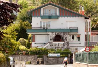 Casa Rural Mailan has Balcony rooms