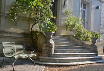 Villa Vesone allows 18 year olds to book a room