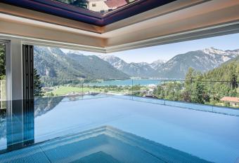 Naturhotel Alpenblick allows 18 year olds to book a room