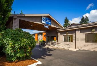 Best Western Aladdin Inn allows 18 year olds to book a room