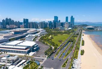 Xiamen International Seaside Hotel-Free Welcome Fruit& Mini Bar allows 18 year olds to book a room