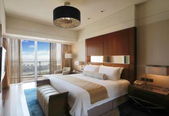 Xiamen International Conference Center Hotel Prime Seaview Hotel has rooms with a private hot tub