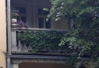 Apartman Centar has Balcony rooms