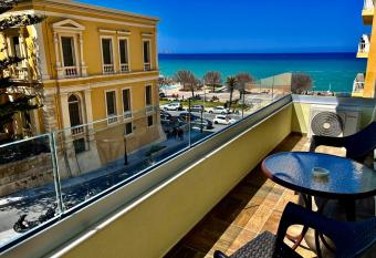 Blue Elegance City Center Heraklion Apartment allows 18 year olds to book a room