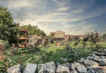 Ca  del Monte Resort allows 18 year olds to book a room