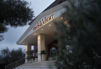 Virginia Resort & Spa - Adults Only allows 18 year olds to book a room