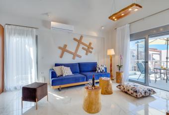 Ikia Aretousa has Balcony rooms