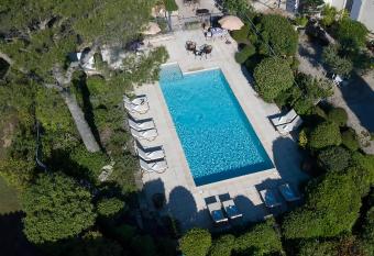 Les Mazets de Marie de Jules has Balcony rooms