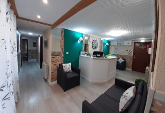 Hostal Verdemar allows 18 year olds to book a room