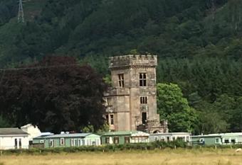 24 Glenfinart Park has Balcony rooms