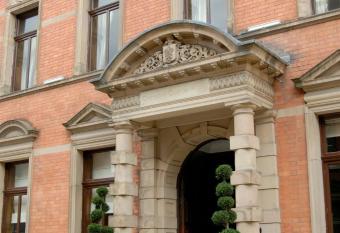 Cathedral Quarter Hotel allows 18 year olds to book a room