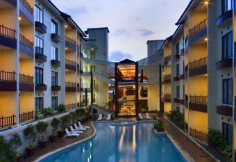 Palace Hotel allows 18 year olds to book a room