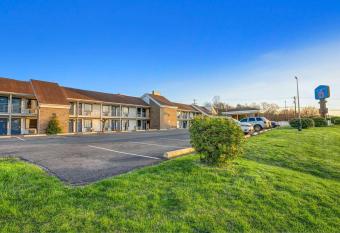 Motel 6-Hillsville, VA allows 18 year olds to book a room