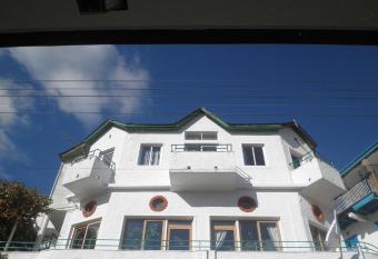 Christys Palace Hotel has Balcony rooms