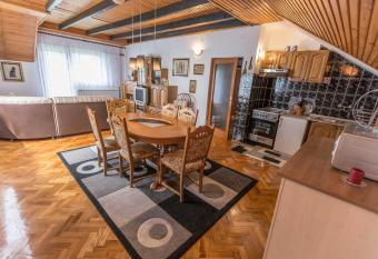 Apartman Ru  ica has Balcony rooms