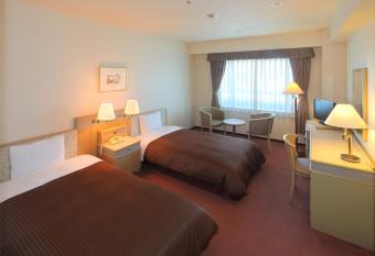 Hotel Green Tower Makuhari has Smoking rooms