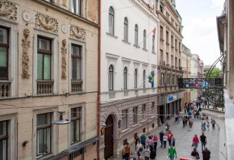 2BDR in Heart of City Center - Free Parking has Smoking/Balcony rooms