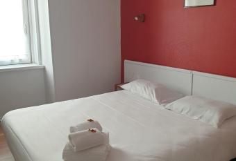 H  tel Hermance allows 18 year olds to book a room