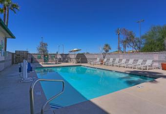 Best Western Superstition Springs Inn allows 18 year olds to book a room