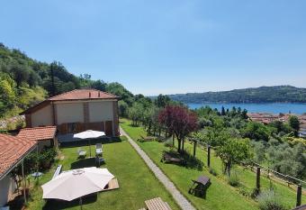 Agriturismo Podere Nigriano allows 18 year olds to book a room