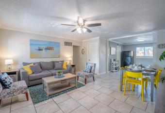 Beautiful Home at Botanical Gardens (#6) allows 18 year olds to book a room