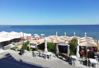 Aktis Sea View Studios has Smoking/Balcony rooms