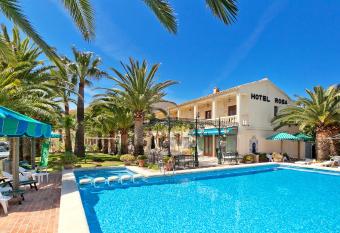 Hotel Rosa has Balcony rooms