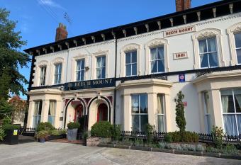 Beech Mount Hotel - Free Parking allows 18 year olds to book a room