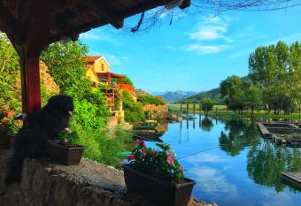 Studio Apartment Cudo Nevidjeno has Balcony rooms