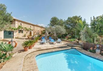 Finca Sa Punta has Balcony rooms