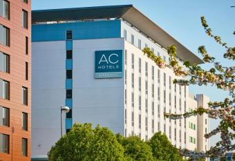 AC Hotel by Marriott Manchester Salford Quays allows 18 year olds to book a room