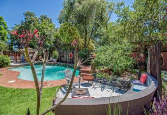 Sitatunga Guest Lodge allows 18 year olds to book a room