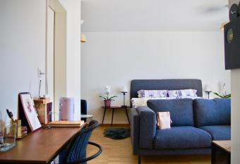 In Swiss Home - Barf  sserplatz BAR street Apartment has Balcony rooms