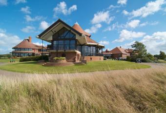 East Sussex National Hotel, Golf Resort & Spa has Balcony rooms