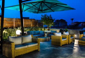 Manzoni 46 - Ospitalit   siciliana allows 18 year olds to book a room