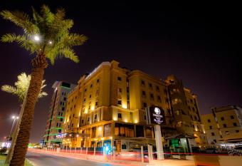 DoubleTree by Hilton Dhahran has Smoking rooms