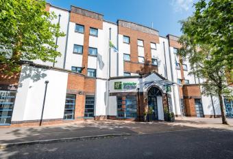 Holiday Inn Express Belfast City, an IHG Hotel allows 18 year olds to book a room