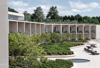 Royal Champagne Hotel & Spa has Balcony rooms