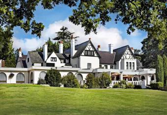 Hilton Cobham allows 18 year olds to book a room