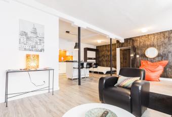 Loft de l'Antiquaire by H  bergements DCL allows 18 year olds to book a room