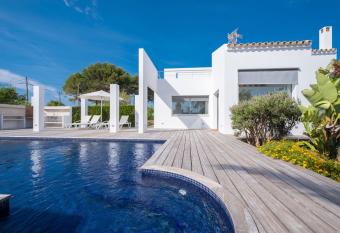 Villa Xipell 9 has Balcony rooms