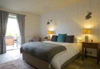 Crab & Boar allows 18 year olds to book a room