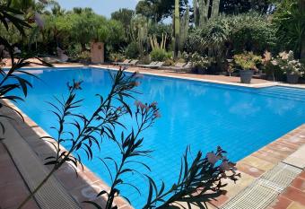 Agriturismo Gianferrante allows 18 year olds to book a room