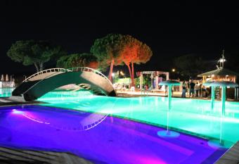 Camping Lacona Pineta has Smoking/Balcony rooms