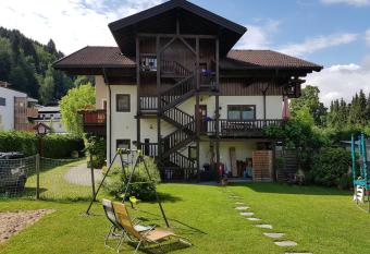 Appartementhaus Hollaus has Balcony rooms