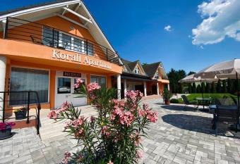 Korall Apartman has Balcony rooms